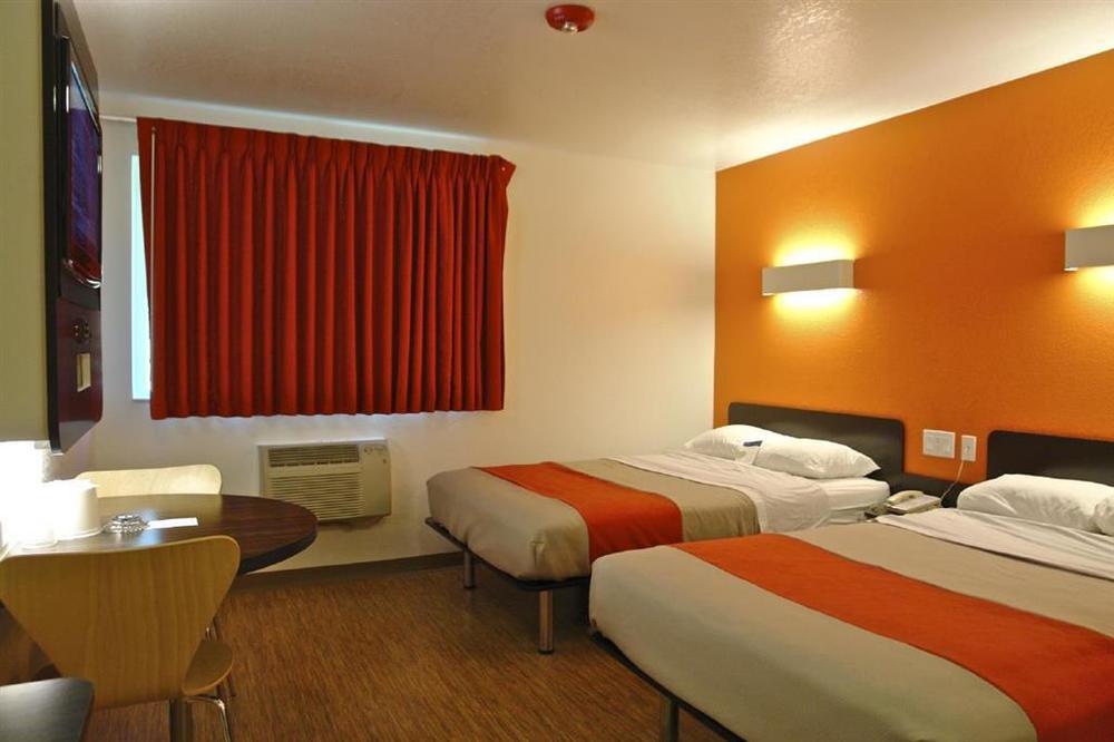 Econo Lodge Idaho Falls Szoba fotó